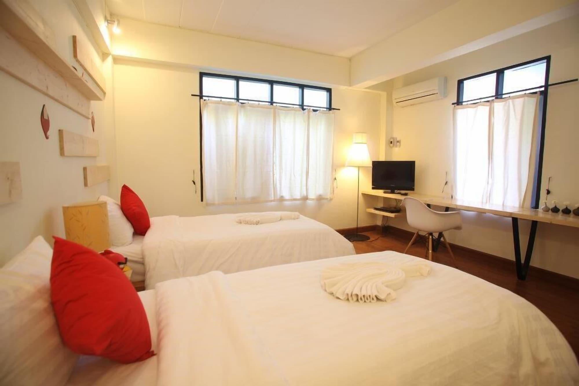 Early Bird Bed & Breakfast (Adults Only) Chiang Mai Exteriör bild