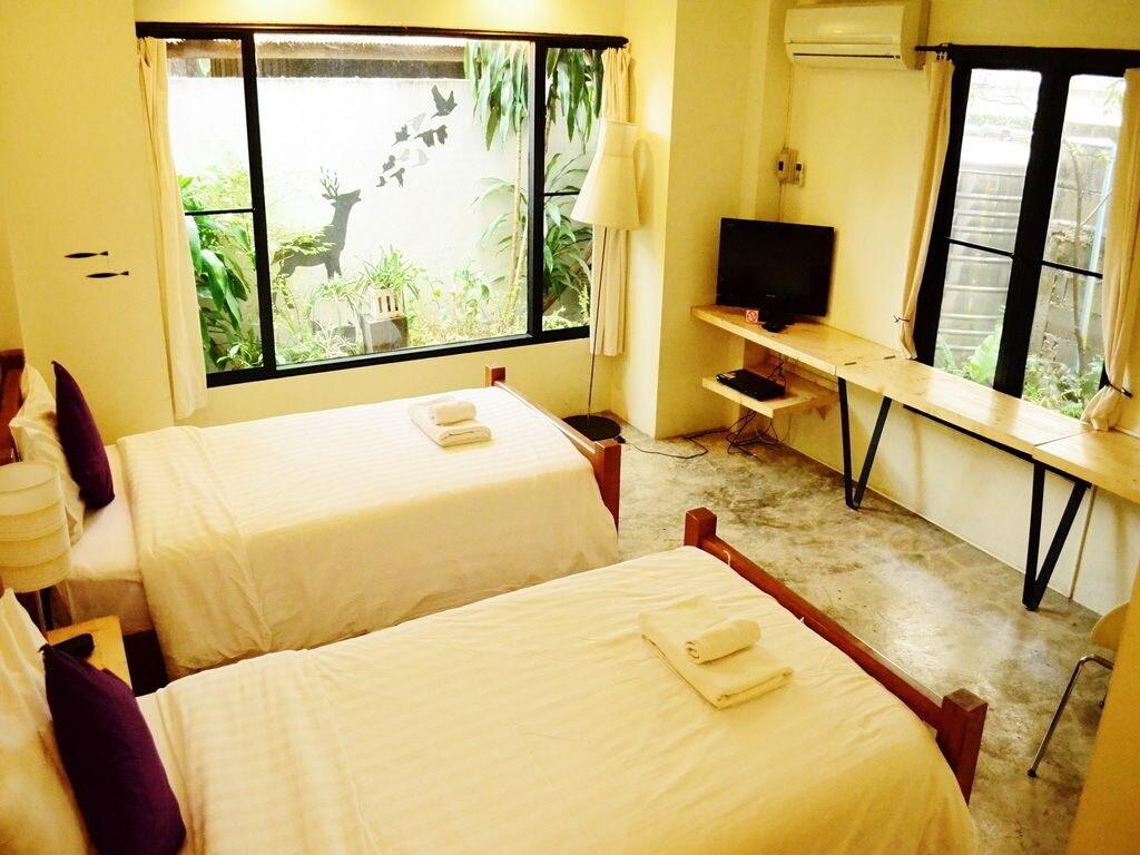 Early Bird Bed & Breakfast (Adults Only) Chiang Mai Exteriör bild