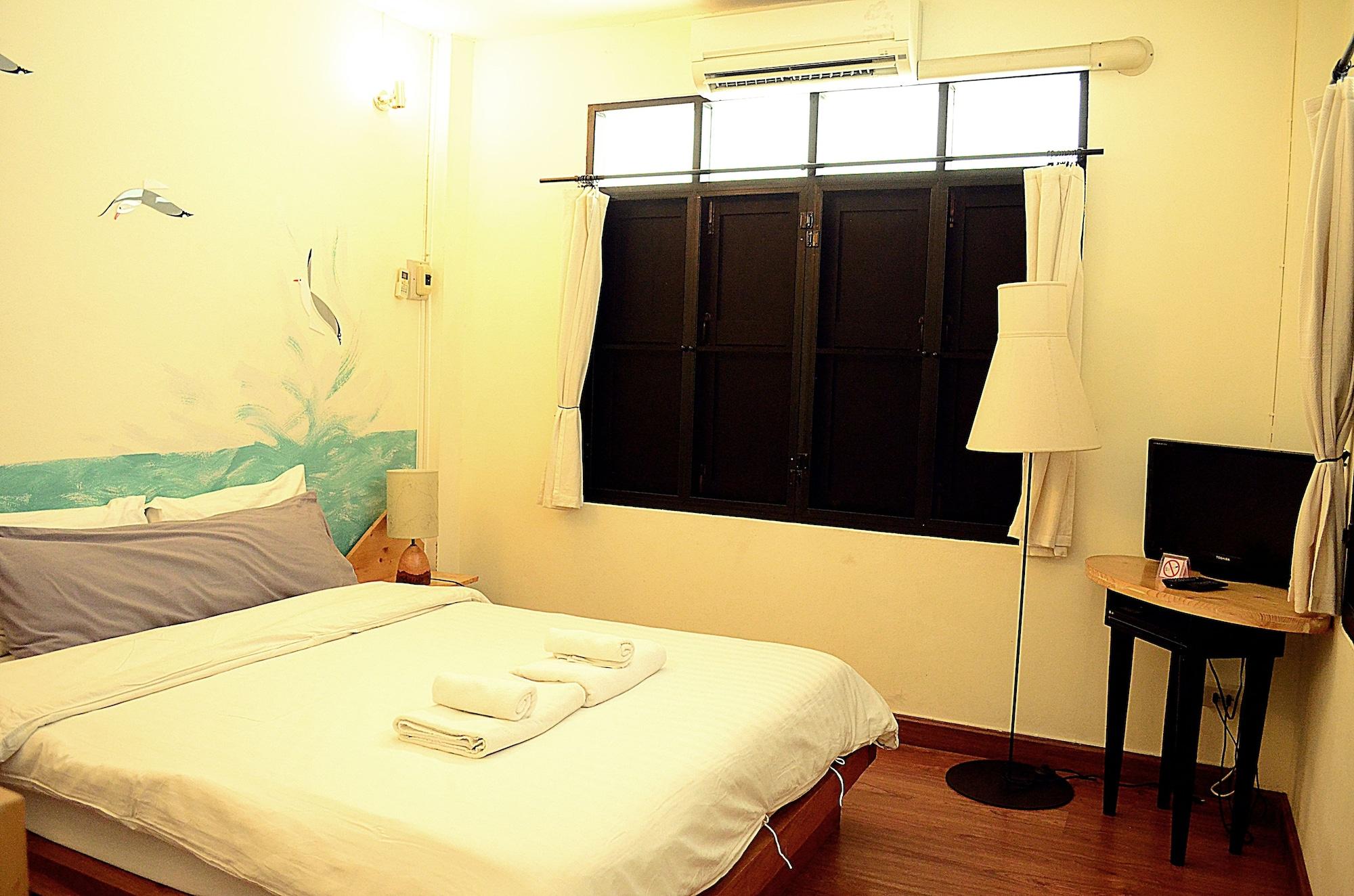 Early Bird Bed & Breakfast (Adults Only) Chiang Mai Exteriör bild