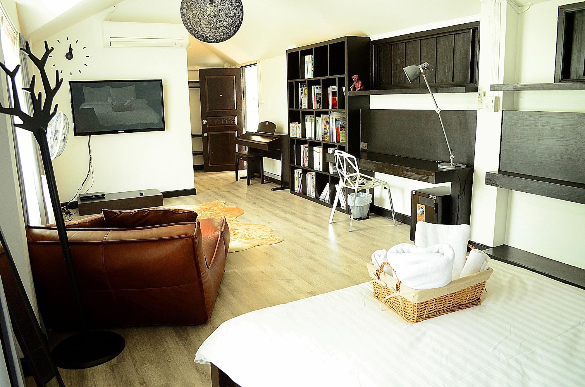Early Bird Bed & Breakfast (Adults Only) Chiang Mai Exteriör bild