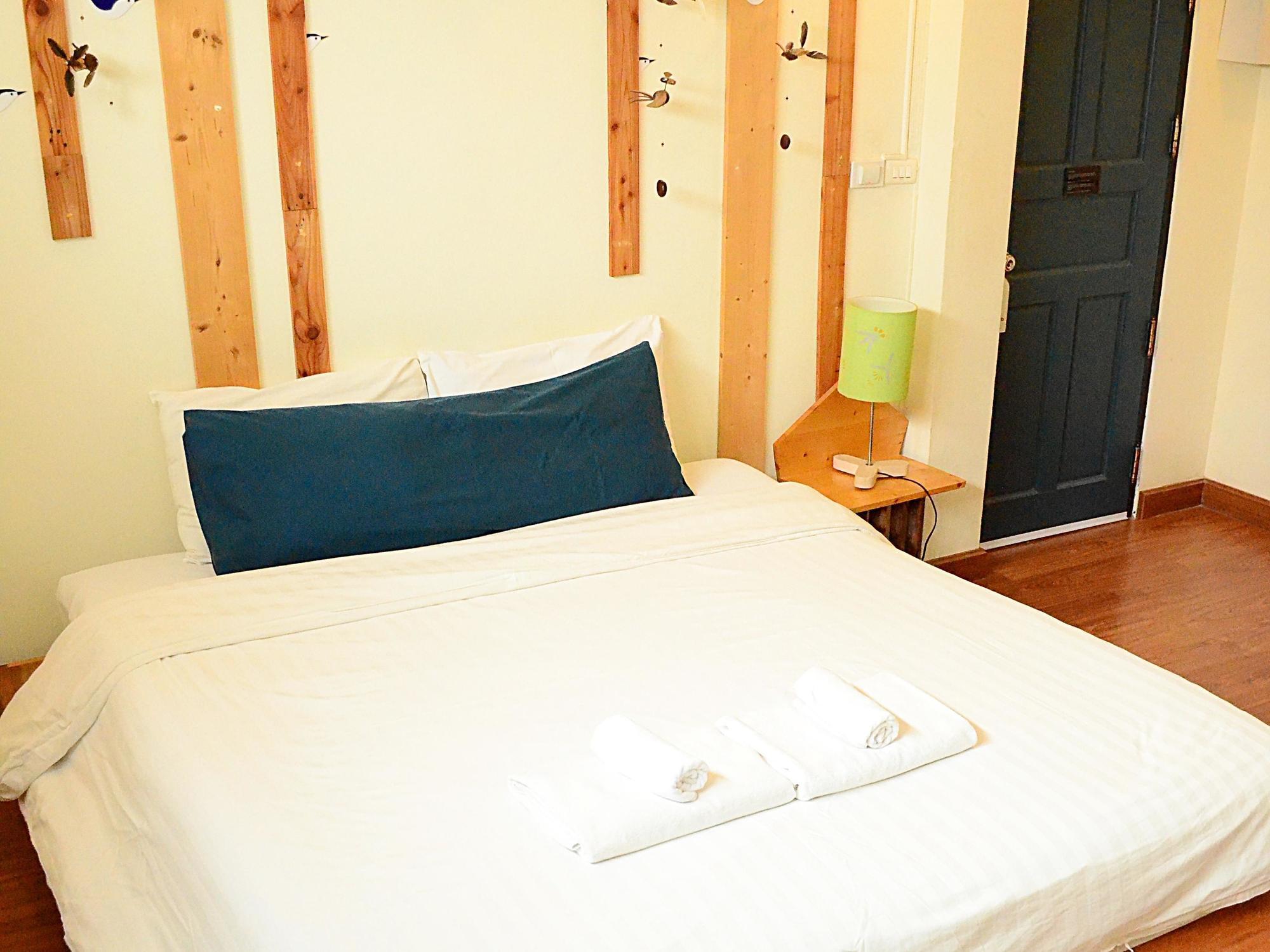 Early Bird Bed & Breakfast (Adults Only) Chiang Mai Exteriör bild