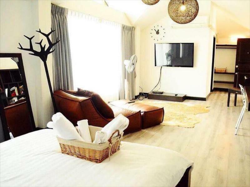 Early Bird Bed & Breakfast (Adults Only) Chiang Mai Exteriör bild